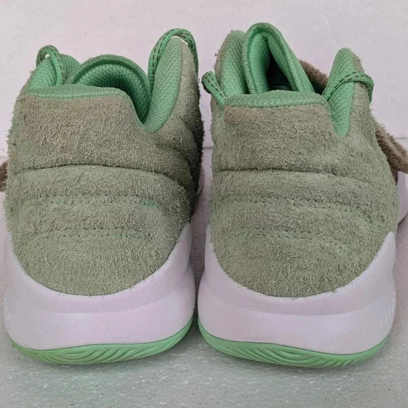 Adidas Deep Threat Baby Yoda Star Wars Shoes size- 7-(40 EU) Used once in excell - Picture 3 of 11